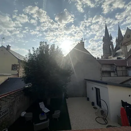 Confortables Pour 2 Couples Ou 4 Personnes, Centre De Moulins, A Proximite Des Attractions, Jardin Et Terrasse. - Fr-1-489-473