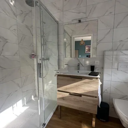 Confortables Pour 2 Couples Ou 4 Personnes, Centre De Moulins, A Proximite Des Attractions, Jardin Et Terrasse. - Fr-1-489-473 Prázdninový dům *