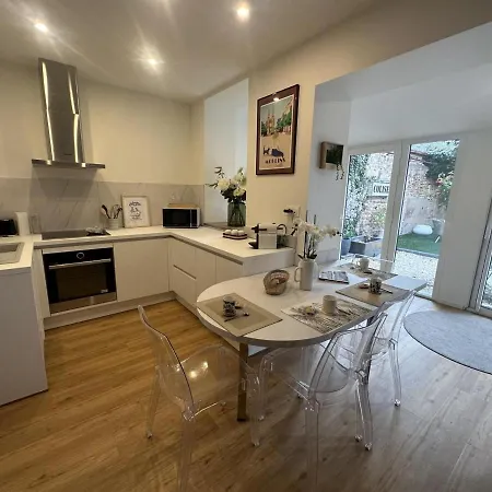 Confortables Pour 2 Couples Ou 4 Personnes, Centre De Moulins, A Proximite Des Attractions, Jardin Et Terrasse. - Fr-1-489-473 * Moulins (Allier)