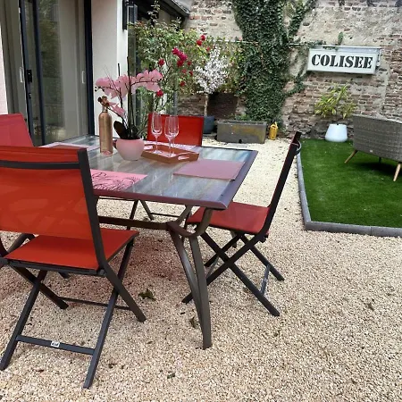 Confortables Pour 2 Couples Ou 4 Personnes, Centre De Moulins, A Proximite Des Attractions, Jardin Et Terrasse. - Fr-1-489-473 *