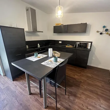 Prázdninový dům Confortables Pour 2 Couples Ou 4 Personnes, Centre De Moulins, A Proximite Des Attractions, Jardin Et Terrasse. - Fr-1-489-473